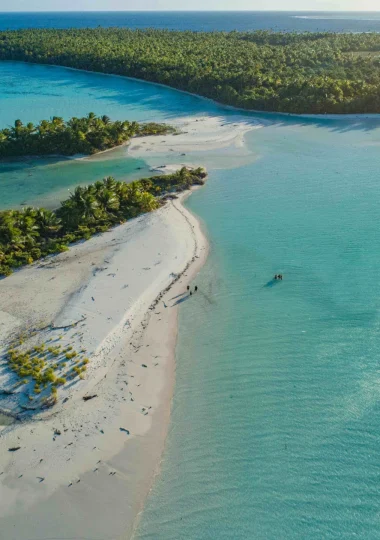 Come raggiungere Tetiaroa e spostarsi al suo interno?